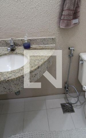 Casa de condomínio à venda com 100m², 3 quartos e 2 vagasLavabo