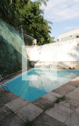 Casa à venda com 157m², 3 quartos e 2 vagasTerraço - Piscina