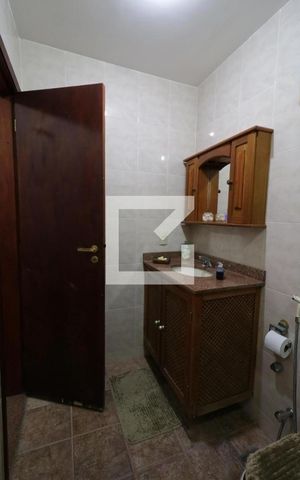 Casa à venda com 157m², 3 quartos e 2 vagasBanheiro Social
