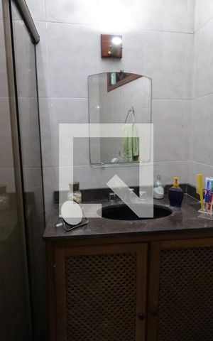 Casa à venda com 157m², 3 quartos e 2 vagasBanheiro da Suíte 2