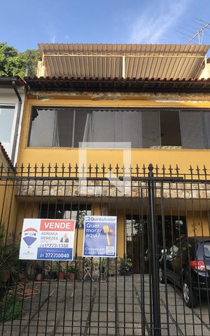 Casa à venda com 157m², 3 quartos e 2 vagasFachada