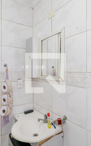 Apartamento à venda com 56m², 2 quartos e 1 vaga Apartamento à venda com 56m², 2 quartos e 1 vagaBanheiro