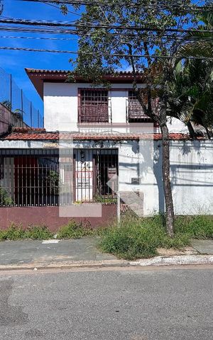 Casa à venda com 405m², 4 quartos e 4 vagasFachada