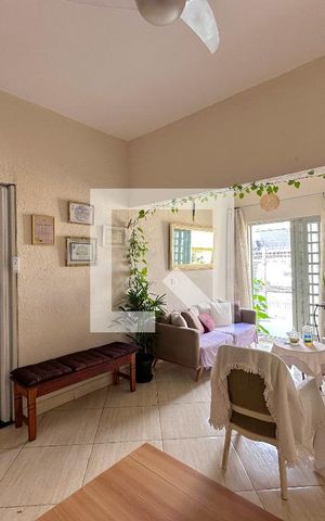 Casa à venda com 225m², 3 quartos e 2 vagasSala