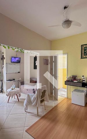 Casa à venda com 225m², 3 quartos e 2 vagasSala