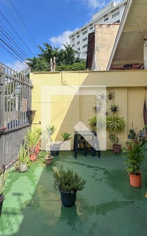 Casa à venda com 225m², 3 quartos e 2 vagasVaranda/Frente