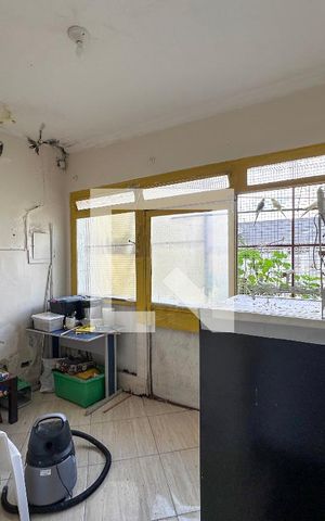 Casa à venda com 225m², 3 quartos e 2 vagasSala