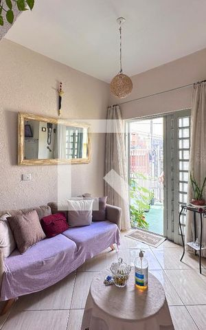 Casa à venda com 225m², 3 quartos e 2 vagasSala