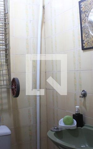 Casa à venda com 112m², 3 quartos e 3 vagasBanheiro 2