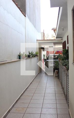 Casa à venda com 112m², 3 quartos e 3 vagasCorredor lateral/ Quintal