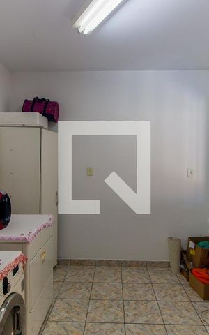 Casa à venda com 190m², 3 quartos e 3 vagas Casa à venda com 190m², 3 quartos e 3 vagasÁrea de Serviço