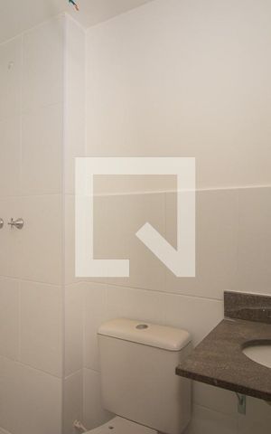 Apartamento para alugar com 60m², 2 quartos e sem vaga Apartamento para alugar com 60m², 2 quartos e sem vagaBanheiro da Suíte