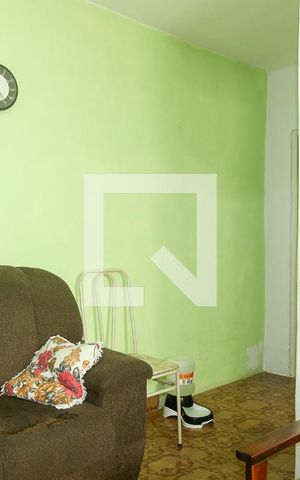 Casa à venda com 250m², 2 quartos e 1 vaga Casa à venda com 250m², 2 quartos e 1 vagaSala