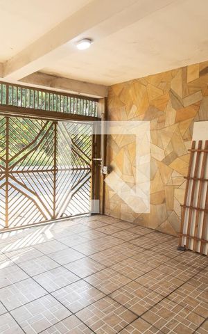 Casa à venda com 190m², 4 quartos e 2 vagas Casa à venda com 190m², 4 quartos e 2 vagasGaragem