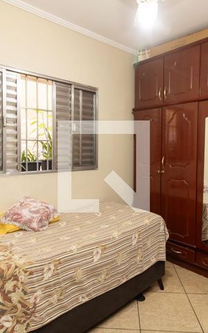 Casa à venda com 190m², 4 quartos e 2 vagas Casa à venda com 190m², 4 quartos e 2 vagasQuarto 3