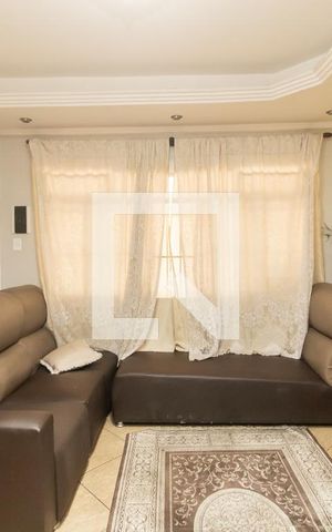 Casa à venda com 190m², 4 quartos e 2 vagas Casa à venda com 190m², 4 quartos e 2 vagasSala