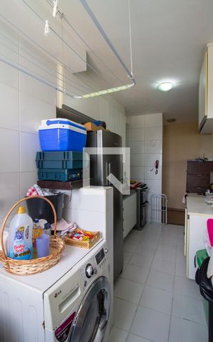 Apartamento à venda com 69m², 3 quartos e 1 vagaÁrea de Serviço