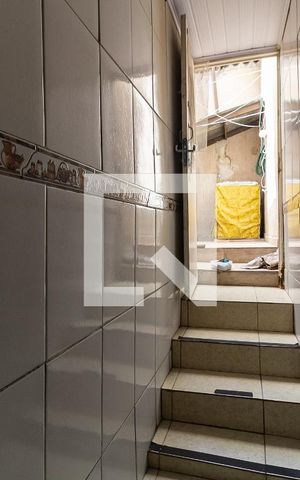 Casa à venda com 500m², 6 quartos e 21 vagas Casa à venda com 500m², 6 quartos e 21 vagasEscada da casa 1