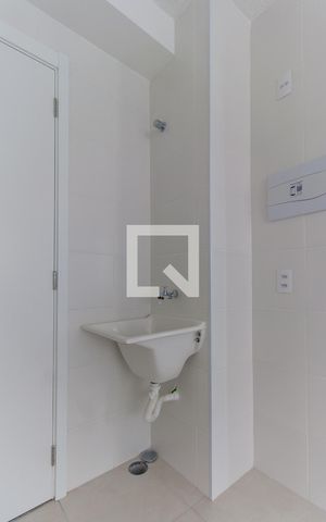 Apartamento à venda com 33m², 2 quartos e sem vaga Apartamento à venda com 33m², 2 quartos e sem vagaÁrea de Serviço