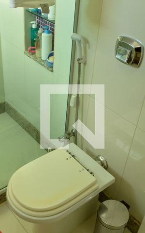 Casa de condomínio à venda com 134m², 3 quartos e 2 vagas Casa de condomínio à venda com 134m², 3 quartos e 2 vagasBanheiro da Suíte