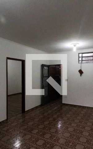 Casa à venda com 368m², 3 quartos e 2 vagas Casa à venda com 368m², 3 quartos e 2 vagasSala