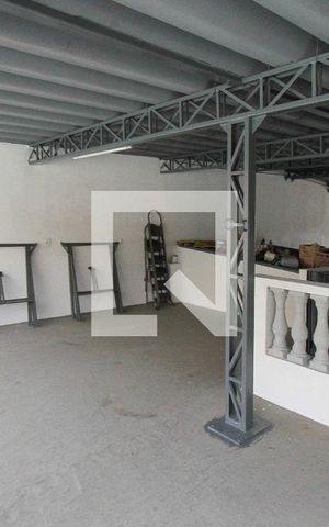 Casa à venda com 368m², 3 quartos e 2 vagas Casa à venda com 368m², 3 quartos e 2 vagasTerraço