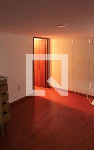 Casa à venda com 368m², 3 quartos e 2 vagas Casa à venda com 368m², 3 quartos e 2 vagasEdícula