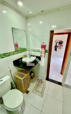 Apartamento à venda com 74m², 2 quartos e 1 vaga Apartamento à venda com 74m², 2 quartos e 1 vagaBanheiro