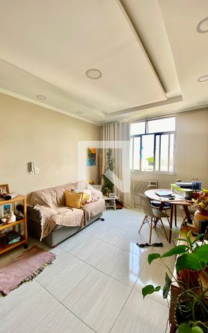 Apartamento à venda com 74m², 2 quartos e 1 vaga Apartamento à venda com 74m², 2 quartos e 1 vagaSala