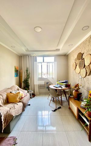 Apartamento à venda com 74m², 2 quartos e 1 vaga Apartamento à venda com 74m², 2 quartos e 1 vagaSala
