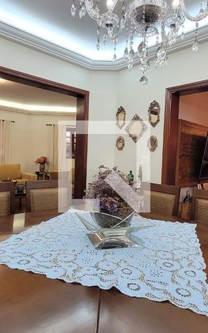 Casa à venda com 300m², 4 quartos e 4 vagas Casa à venda com 300m², 4 quartos e 4 vagasSala de Jantar