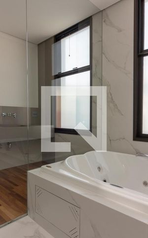 Casa à venda com 518m², 6 quartos e sem vagaBanheiro da Suíte 4