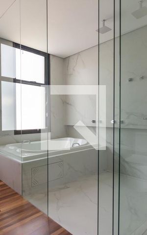Casa à venda com 518m², 6 quartos e sem vagaBanheiro da Suíte 4