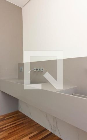 Casa à venda com 518m², 6 quartos e sem vagaBanheiro da Suíte 4