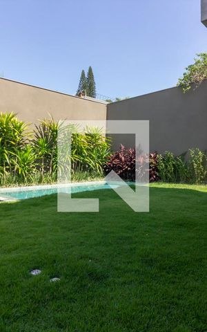 Casa à venda com 518m², 6 quartos e sem vagaQuintal