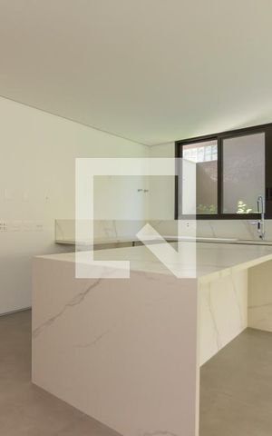 Casa à venda com 518m², 6 quartos e sem vagaCozinha