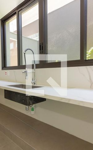Casa à venda com 518m², 6 quartos e sem vagaCozinha