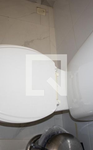 Casa de condomínio à venda com 70m², 2 quartos e sem vagaBanheiro