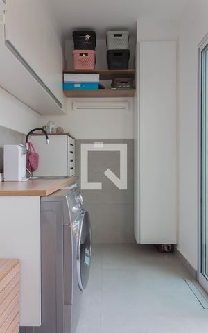 Casa à venda com 180m², 3 quartos e 2 vagas Casa à venda com 180m², 3 quartos e 2 vagasÁrea de Serviço