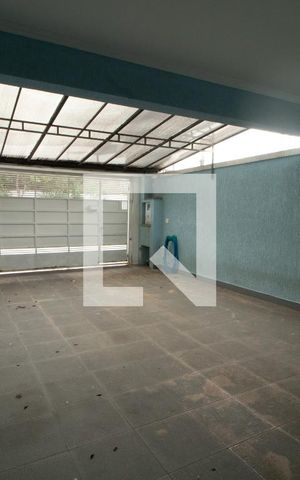 Casa à venda com 200m², 3 quartos e sem vaga Casa à venda com 200m², 3 quartos e sem vagaGaragem