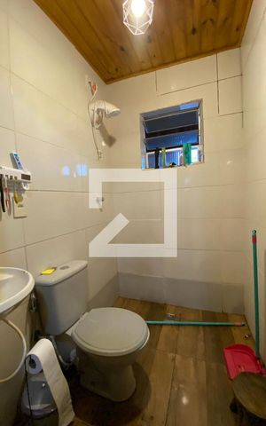 Casa à venda com 330m², 5 quartos e 4 vagas Casa à venda com 330m², 5 quartos e 4 vagasbanheiro suite quarto 1