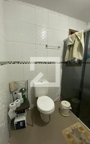 Casa à venda com 330m², 5 quartos e 4 vagas Casa à venda com 330m², 5 quartos e 4 vagasbanheiro