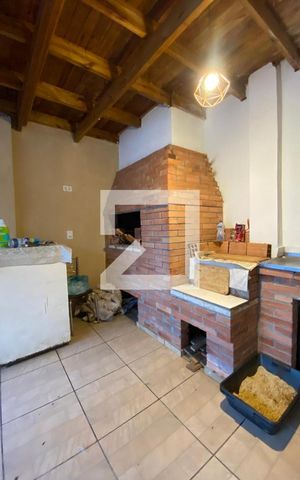 Casa à venda com 330m², 5 quartos e 4 vagas Casa à venda com 330m², 5 quartos e 4 vagasChurrasqueira
