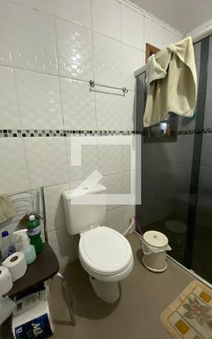 Casa à venda com 330m², 5 quartos e 4 vagas Casa à venda com 330m², 5 quartos e 4 vagasbanheiro