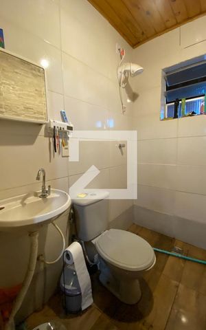 Casa à venda com 330m², 5 quartos e 4 vagas Casa à venda com 330m², 5 quartos e 4 vagasbanheiro suite quarto 1