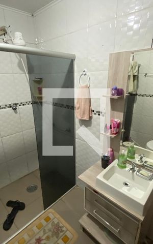 Casa à venda com 330m², 5 quartos e 4 vagas Casa à venda com 330m², 5 quartos e 4 vagasbanheiro