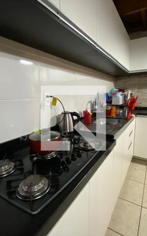 Casa à venda com 330m², 5 quartos e 4 vagas Casa à venda com 330m², 5 quartos e 4 vagascozinha casa 2