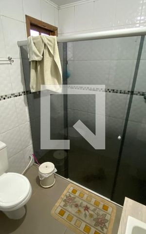 Casa à venda com 330m², 5 quartos e 4 vagas Casa à venda com 330m², 5 quartos e 4 vagasbanheiro