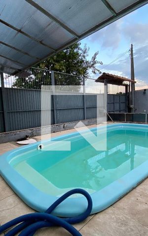 Casa à venda com 330m², 5 quartos e 4 vagas Casa à venda com 330m², 5 quartos e 4 vagasÁrea externa