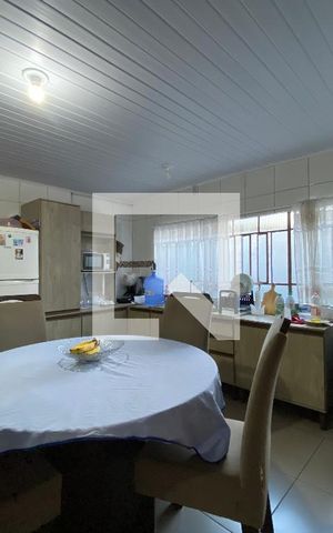 Casa à venda com 330m², 5 quartos e 4 vagas Casa à venda com 330m², 5 quartos e 4 vagasCozinha